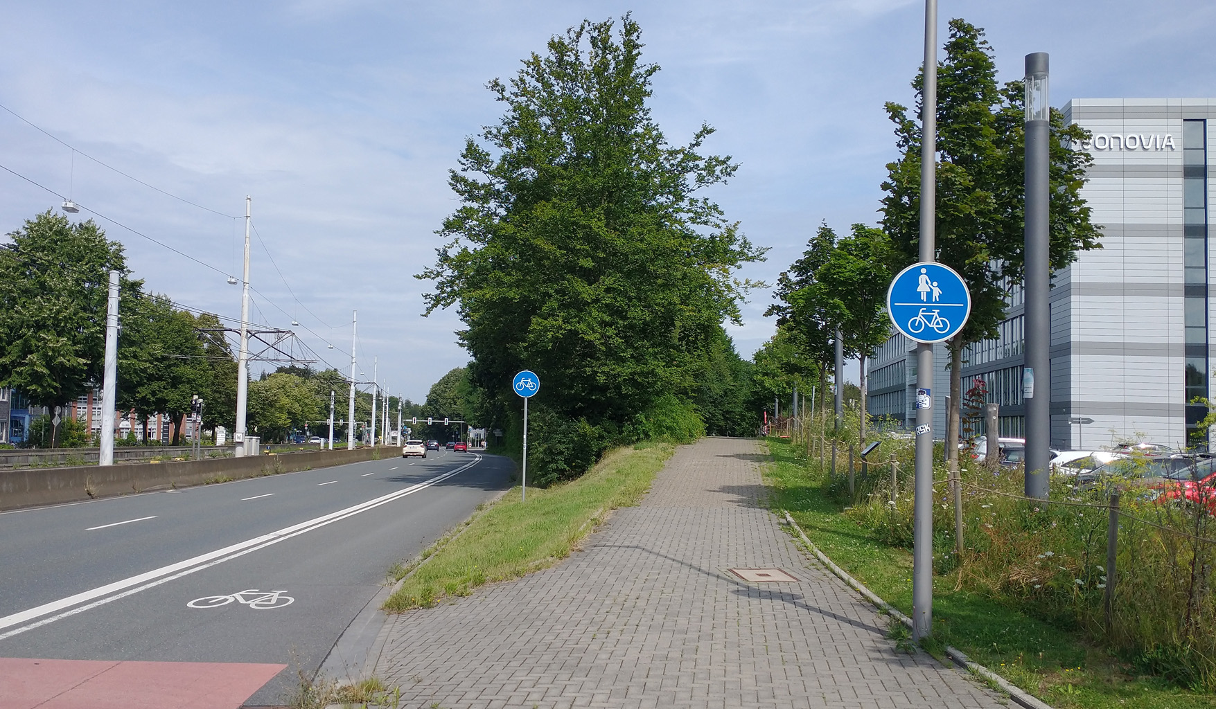 Unistraße: Kritik an unklaren Regelungen für Fußgänger und Radfahrer